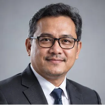 Prof. Dr. Rully Indrawan, M.Si.